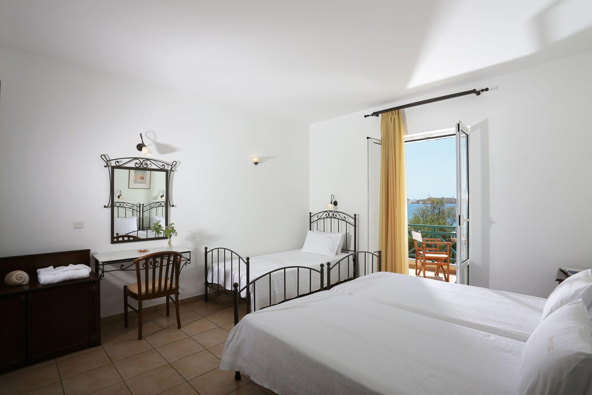 Brazzera Hotel Финикас Экстерьер фото